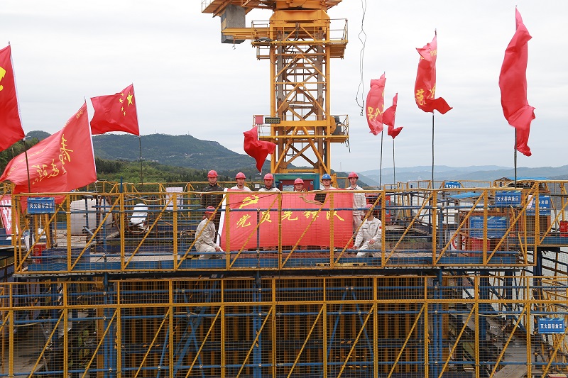 1585804492707686.jpg “黨員先鋒隊(duì)”.jpg